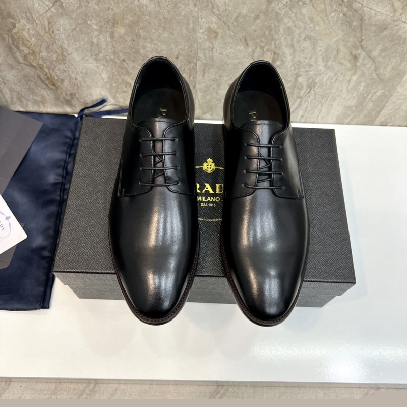 Pra*a leather shoes
